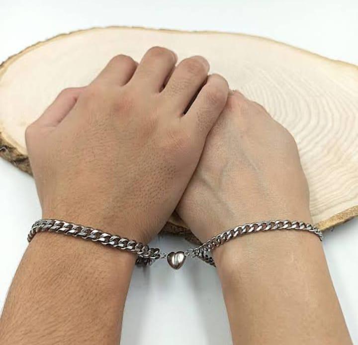 HEART CHARM BRACELET