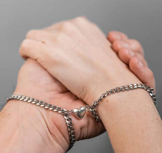 HEART CHARM BRACELET
